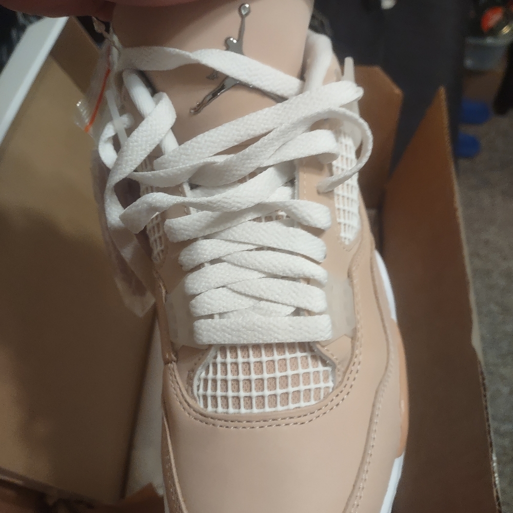Jordan 4 - Picture 5 of 5